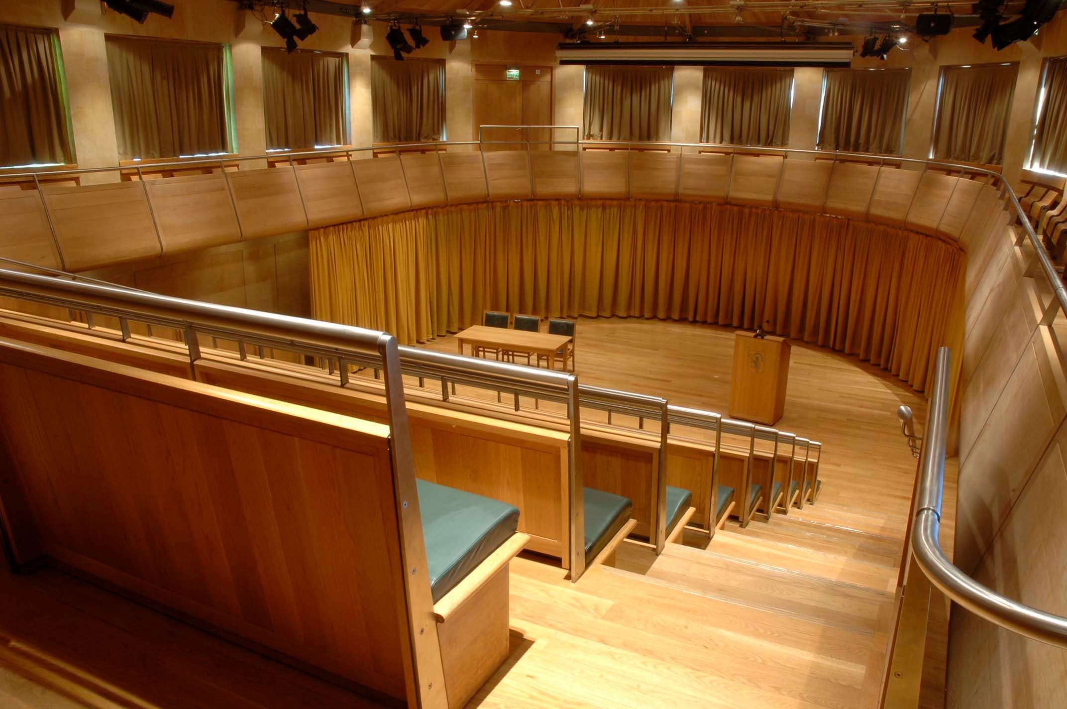 Queen's Lecture Theatre - Image 3
